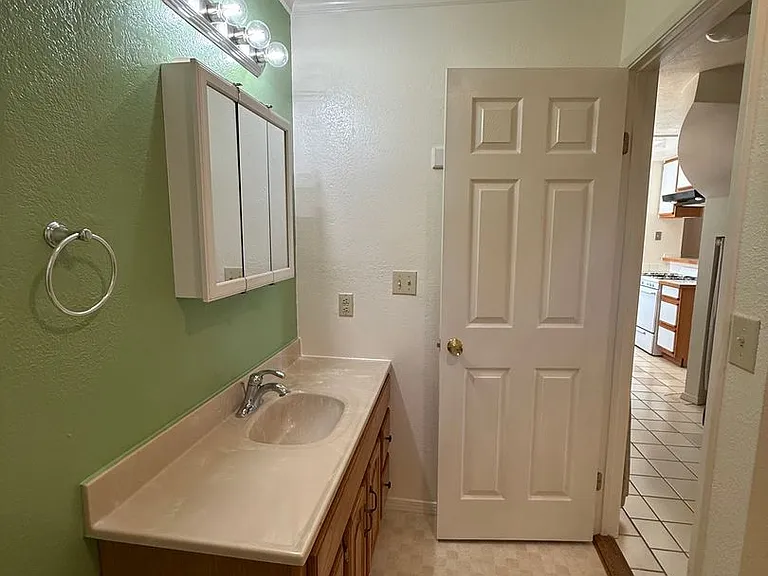 8121 1/2 El Rancho Dr — Photo 17