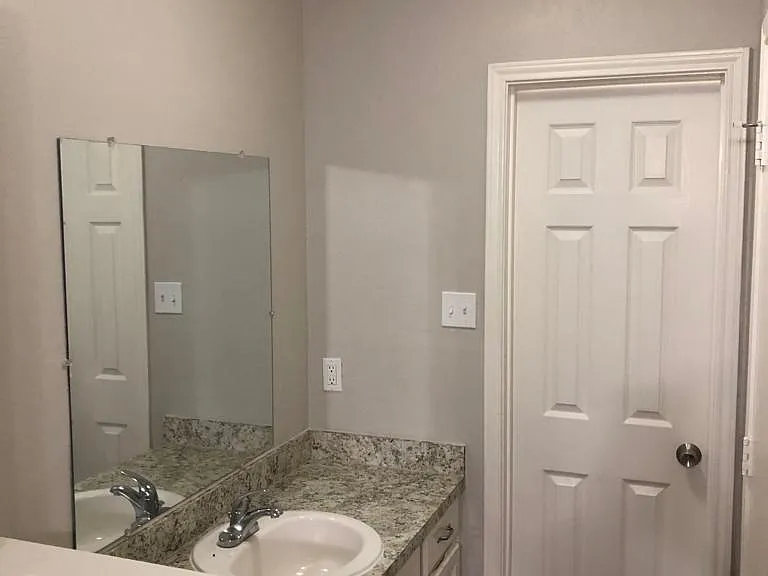 6723 Crestmont Ct — Photo 12