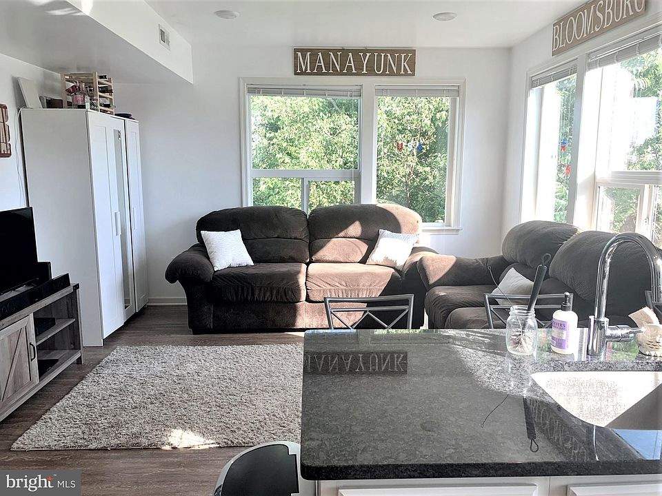 1st image of 4114 Lauriston St #304