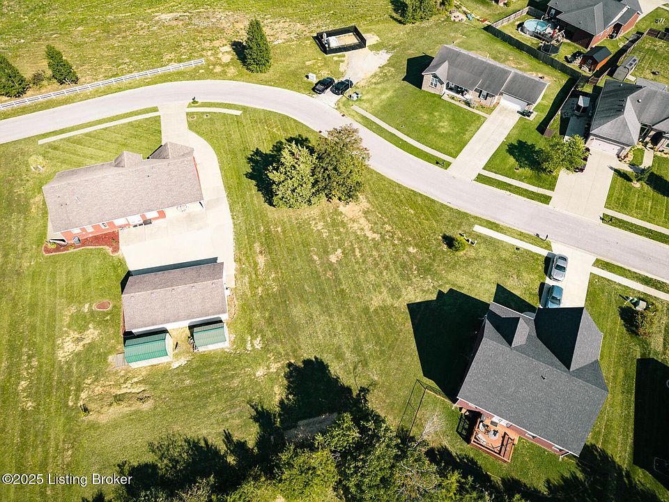 2nd image of 105 Heritage Way