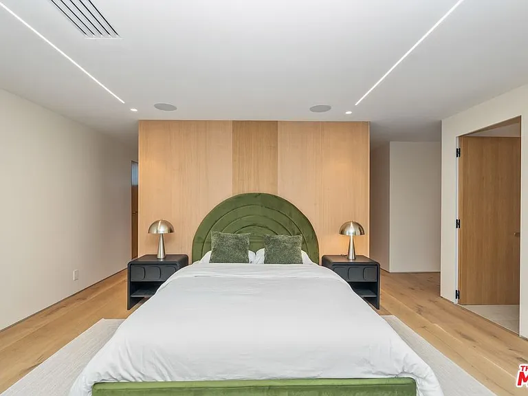 2501 Banyan Dr — Photo 30