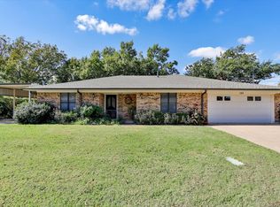 105 Kathryn Dr, Sanger, TX 76266