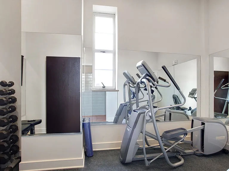 The Academy Luxury Apartments and Townhomes — Photo 41