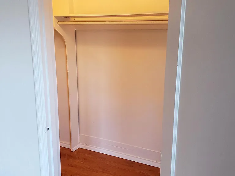 10 Victoria Ave #6 — Photo 4