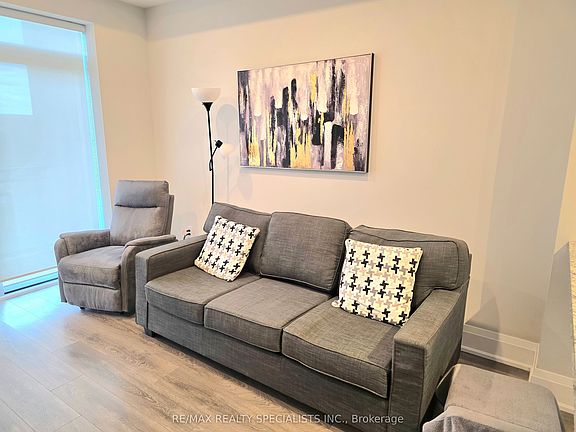 5th image of 4040 Upper Middle Rd #401