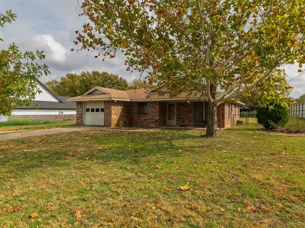 401 Berryhill Dr, Springtown, TX 76082