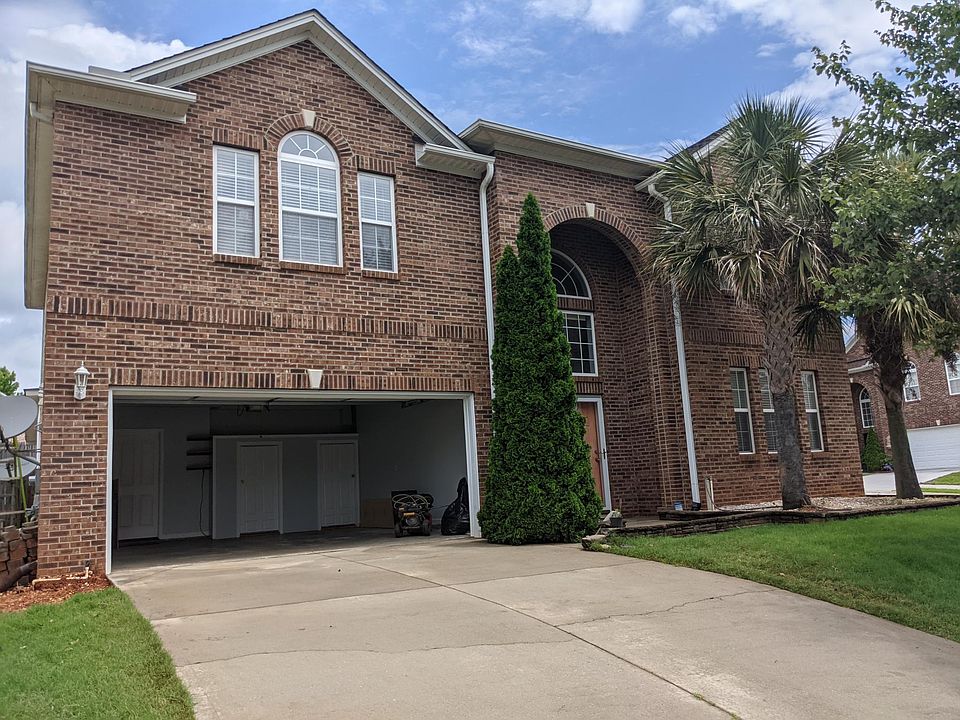 1st image of 2 Roberts Hill Dr