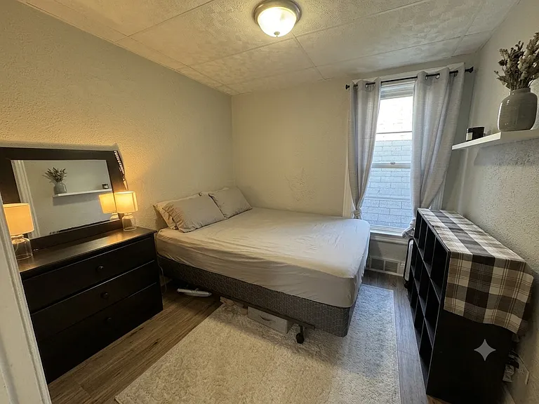 209 Grote St #1B — Photo 7