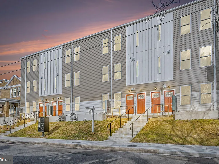 2418 Lenfant Sq SE #8 — Photo 2