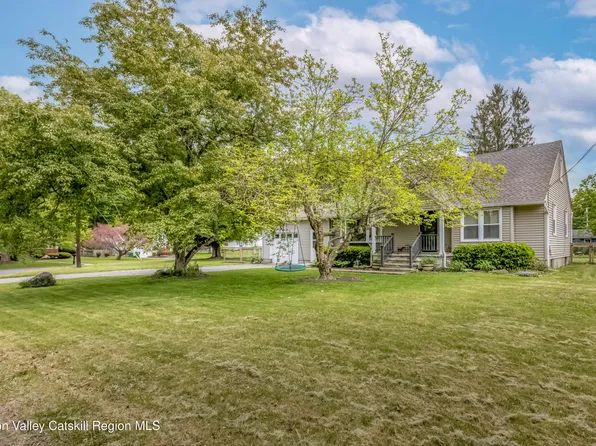 35 Circle Drive, Hyde Park, NY 12538