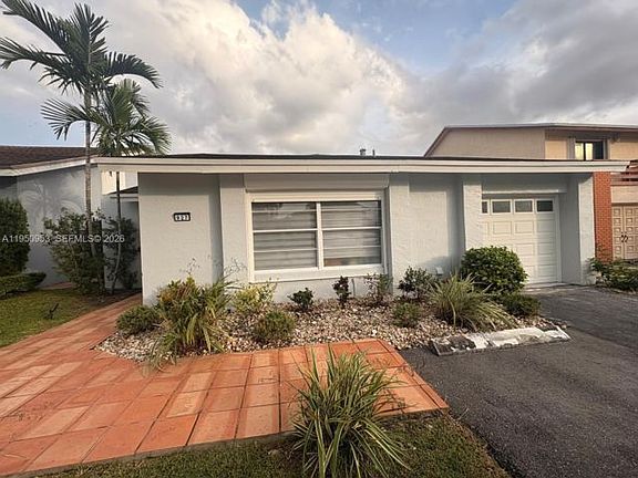 2nd image of 927 NW 106th Avenue Cir