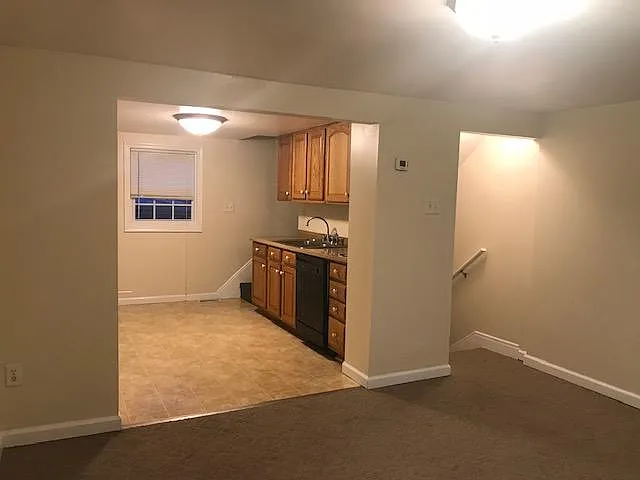 372 W Park Ln — Photo 3