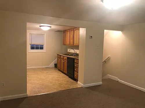 372 W Park Ln Photo 1