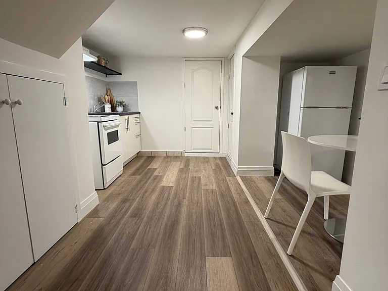 71 Vernon St #BASEMENT — Photo 10