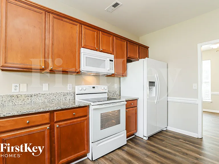 705 Hawthorn Ridge Dr — Photo 10