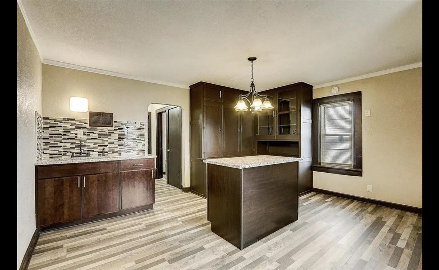 2 bed, 1000 sqft, $1,500 — Photo 3