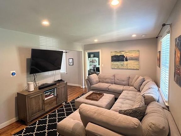 5th image of 6607 W Grace St