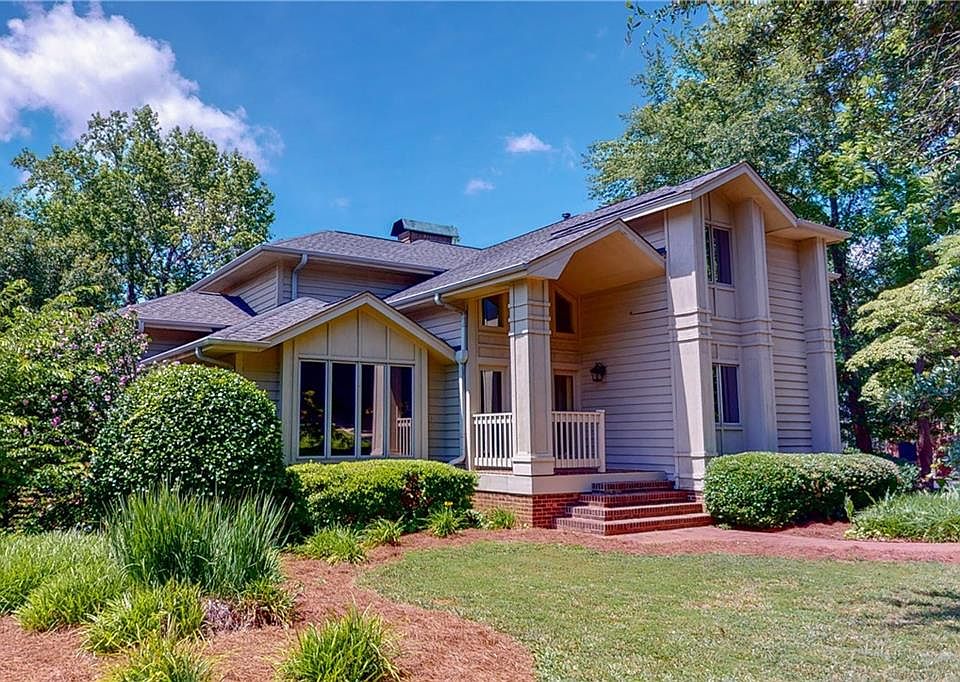 1st image of 105 Bellfort Dr