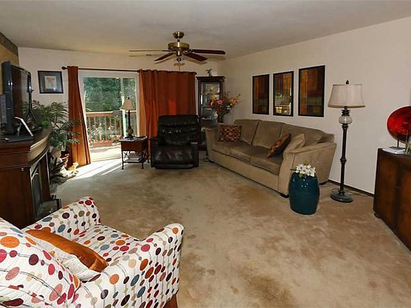 4th image of 4114 Island Terrace Ct