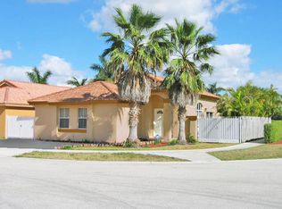 901 NW 132nd Ave W, Miami, FL 33182