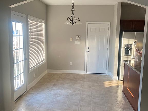 Kitchen sitting area
