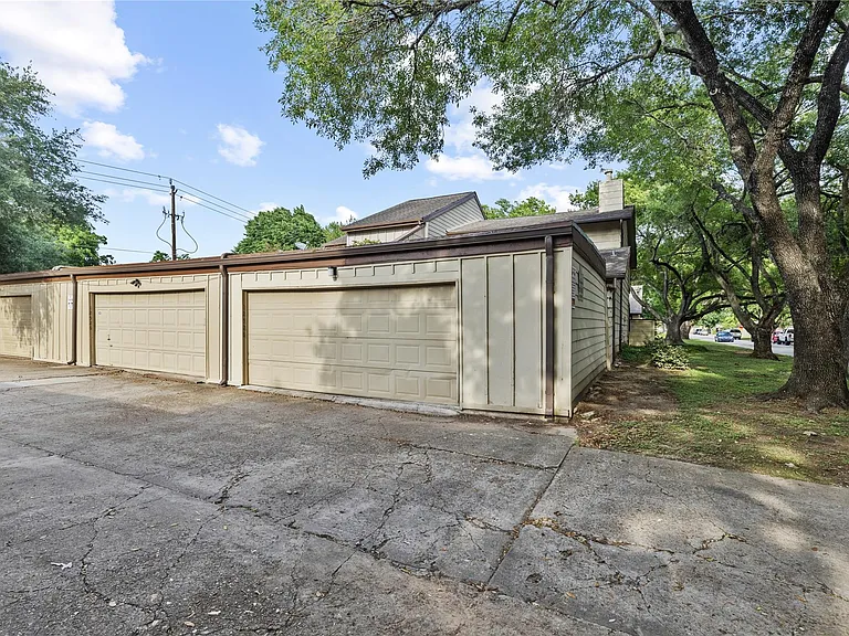 12528 Wellington Park Dr — Photo 25