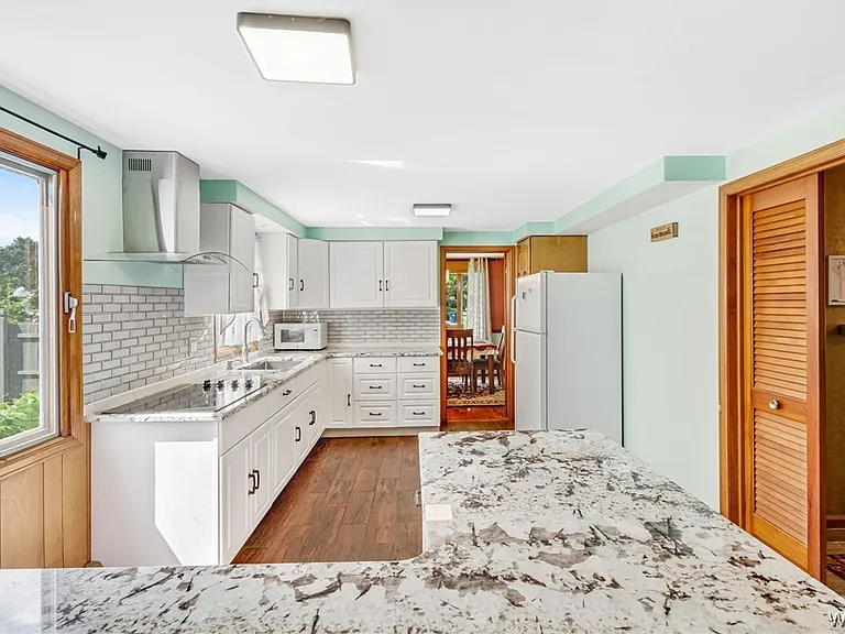 71 Chaumont Dr — Photo 18