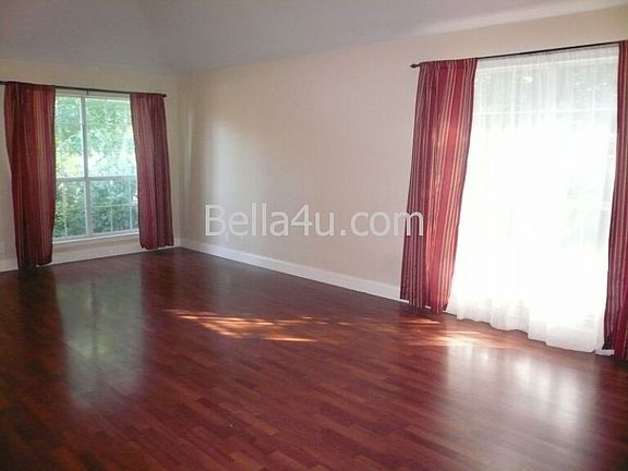 3rd image of 7507 Lobelia Dr