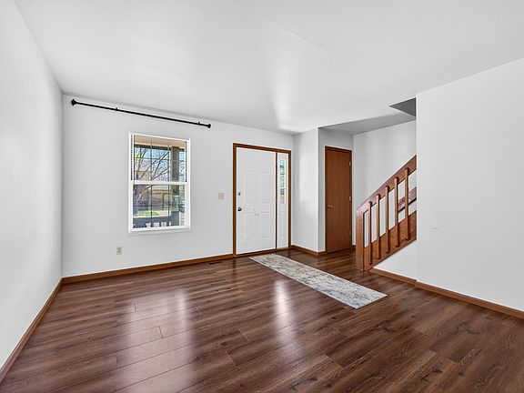 3rd image of 2219 N Village Dr