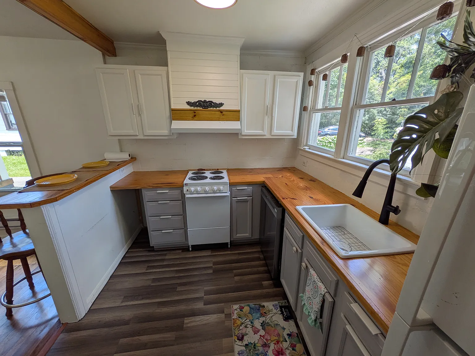 2 bed, 900 sqft, $2,300 — Photo 4