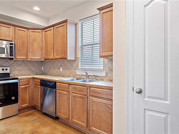 2nd image of 580 Lotus Dr N APT 7