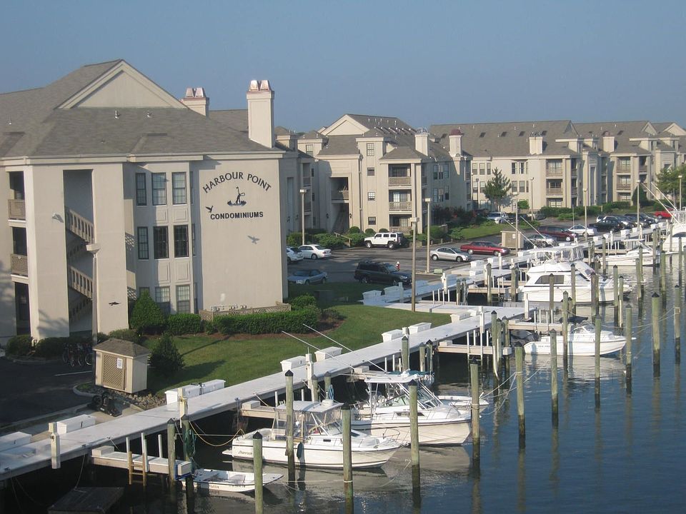 1st image of 409 Harbour Pt APT 305