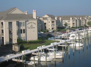 409 Harbour Pt APT 305, Virginia Beach, VA 23451