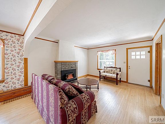 4th image of 395 12th St