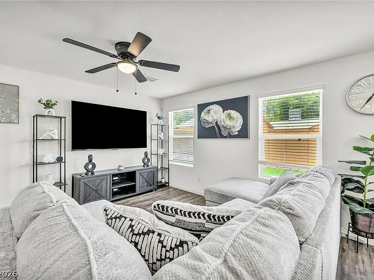 630 Harmony Rock Ave — Photo 2