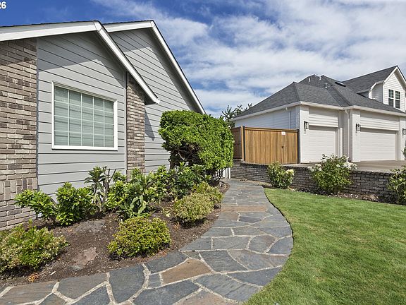 2nd image of 1747 SW Montmore Way