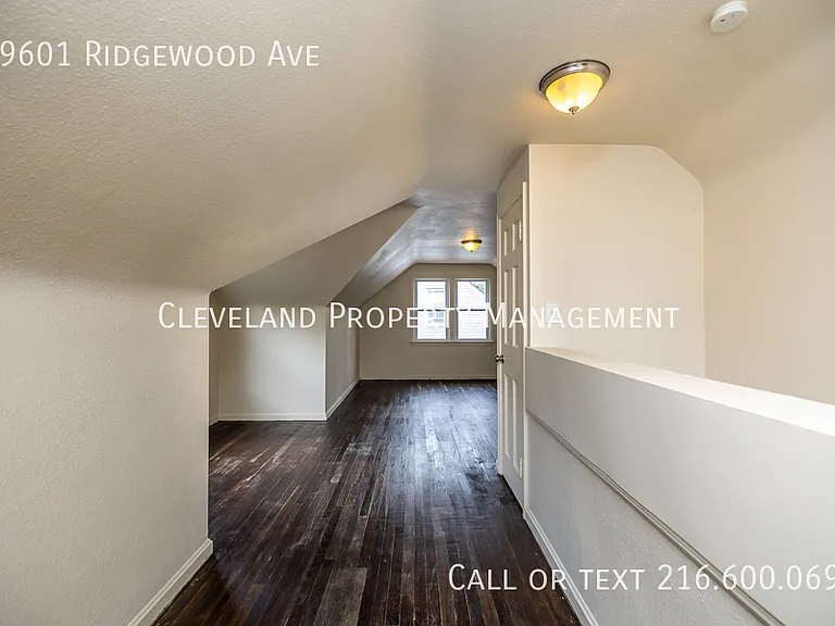 19601 Ridgewood Ave — Photo 32