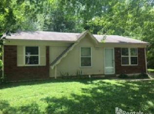 8002 Bluebonnet Rd, Louisville, KY 40258