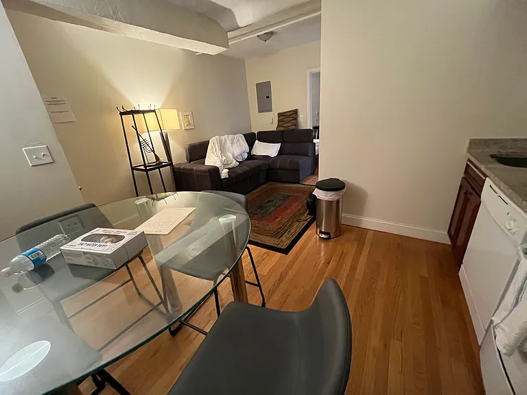 41 Bay State Rd — Photo 2