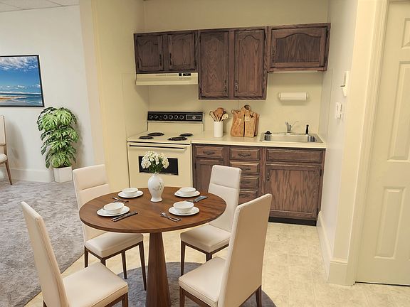 Right side of kitchen
