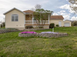 1611 Redbud Ct, Lebanon, MO 65536