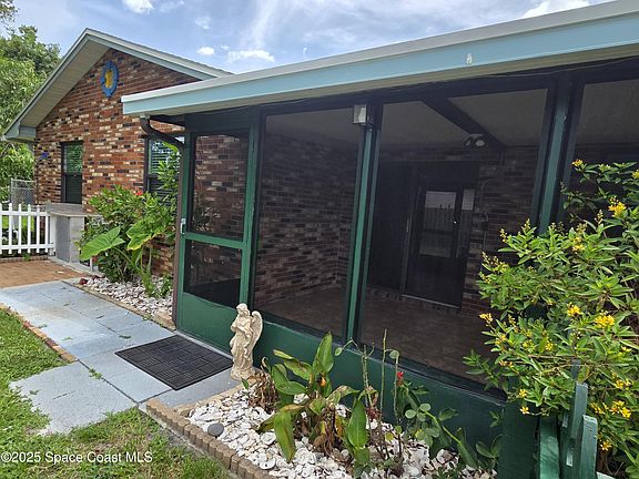 5th image of 744 John Carroll Ln