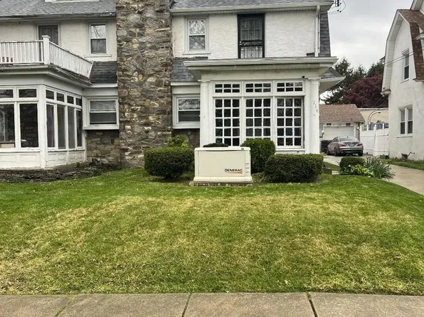 114 E Parkway Ave, Chester, PA 19013