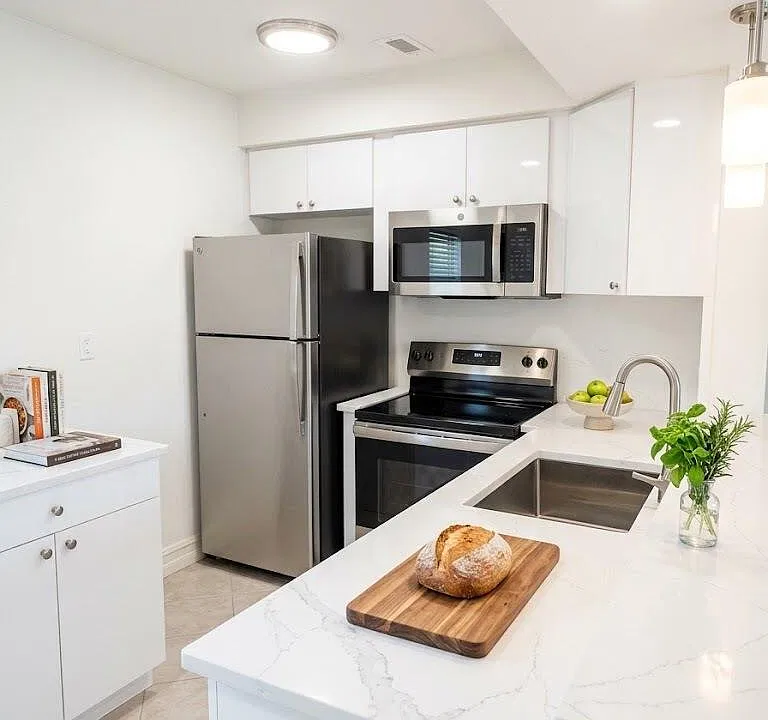 2713 NE 33rd Ave #2