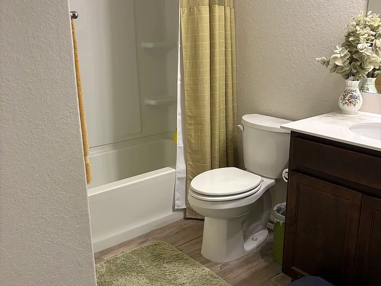 2nd bathroom