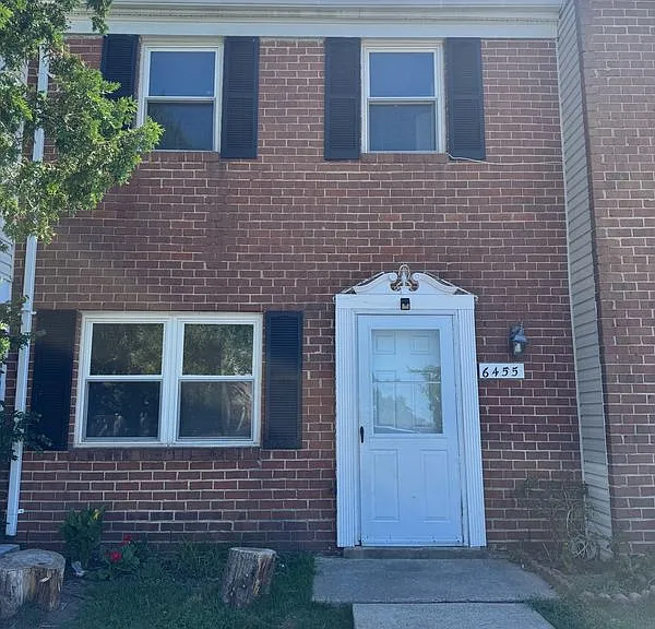 6455 Heritage Hill Dr — Photo 1
