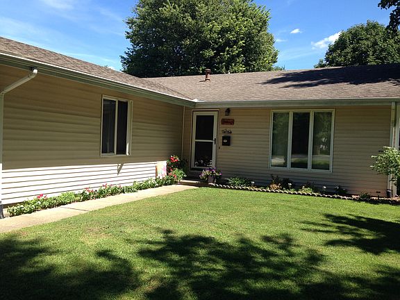 5th image of 115 Minton St