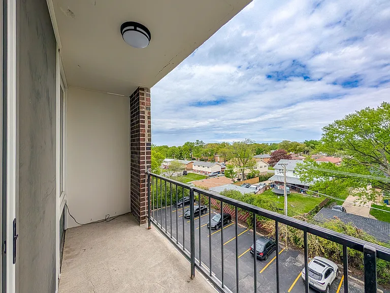 1043 S York Rd #406 — Photo 9