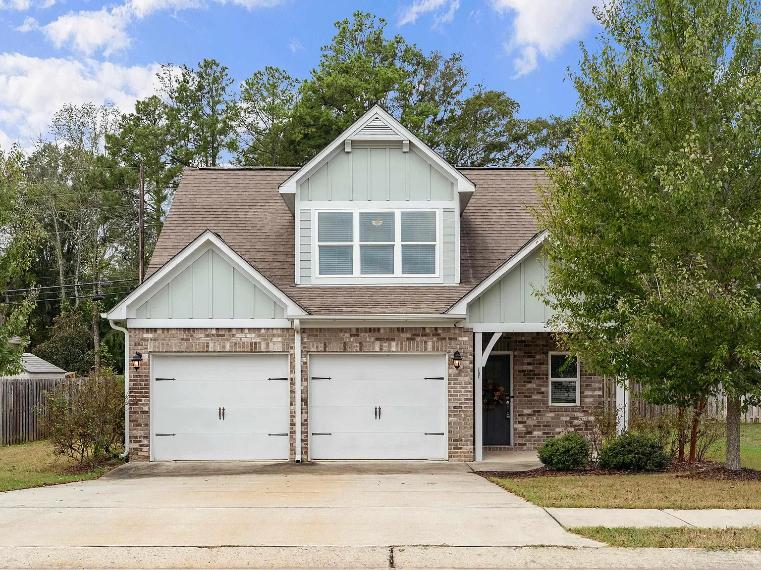 4 bed, 2.0 bath, 1912 sqft, $2,395 — Photo 1