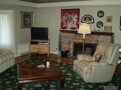 2nd image of 17 Peconic Dr
